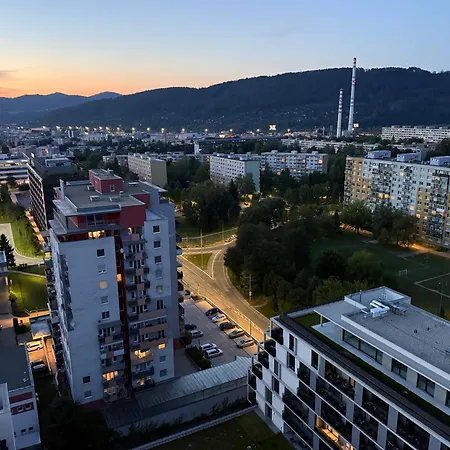 Sky View 17 - Free Private Garage Parking Apartmán *