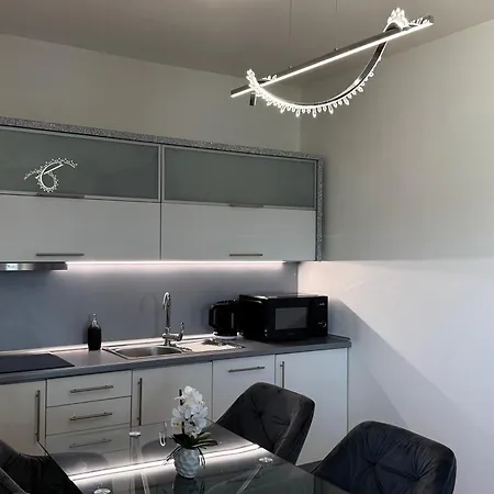 Sky View 17 - Free Private Garage Parking * Zilina