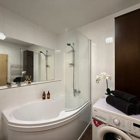 Apartmán Sky View 17 - Free Private Garage Parking