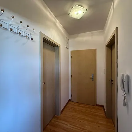 Sky View 17 - Free Private Garage Parking Apartmán